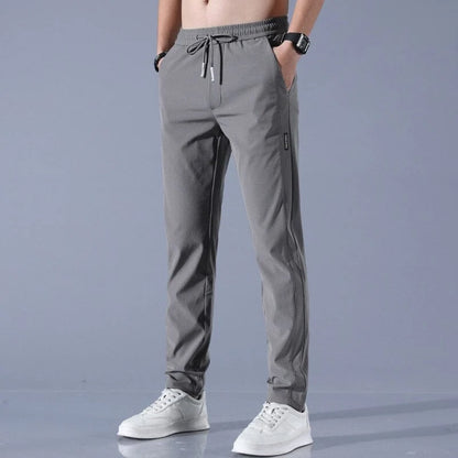 [COMPRÁ 1 Y LLEVÁ 3] Pantalón Ultra Cómodo de Hombre con Calce Recto y Tela Elastizada + 2 Remeras Básicas de Regalo