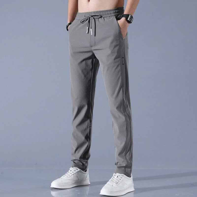 [COMPRÁ 1 Y LLEVÁ 3] Pantalón Ultra Cómodo de Hombre con Calce Recto y Tela Elastizada + 2 Remeras Básicas de Regalo